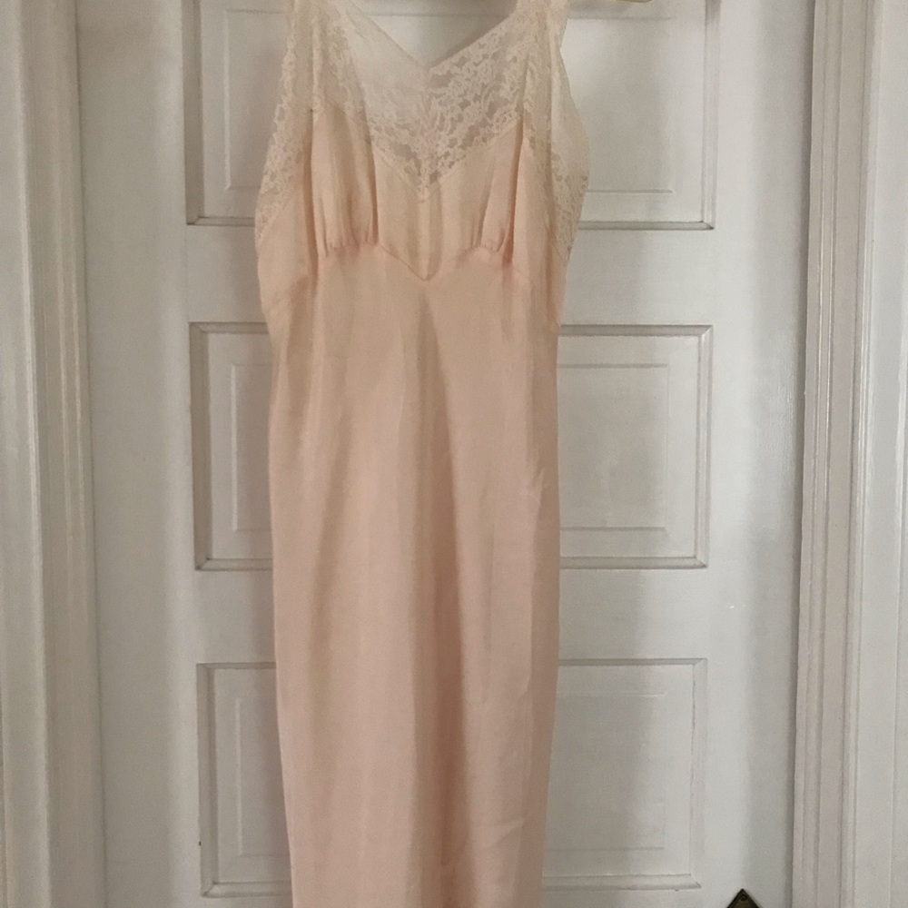 Vintage Shell-pink full slip with lace, silk blend